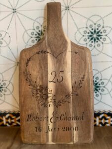 Gegraveerde plank 25 jaar getrouwd